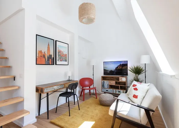 #Stayhere - Modern & Central 2 Bedroom Apartment