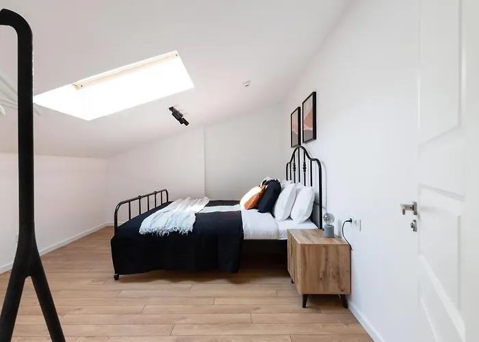 #Stayhere - Modern & Central 2 Bedroom Apartment
